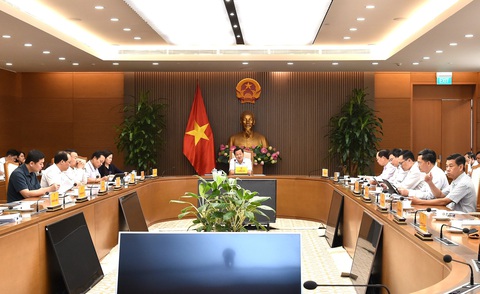 Thanh tra thị trường vàng, phát hiện sai phạm chuyển ngay công an- Ảnh 1. Phó thủ tướng chủ trì họp về thị trường vàng - Ảnh: VGP