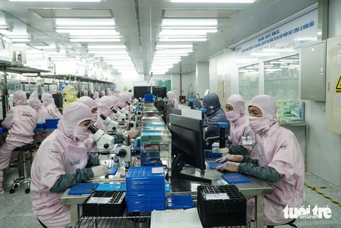 Lao động trẻ cần tự thay đổi, hoàn thiện mình - Ảnh: NGUYỄN HIỀN Lao động trẻ cần tự thay đổi, hoàn thiện mình - Ảnh: NGUYỄN HIỀN