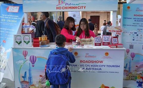 Quảng bá du lịch TP.HCM tại Úc tháng 5-2024 - Ảnh: TTXVN Gian hàng đồ lưu niệm Việt Nam - Ảnh: TTXVN