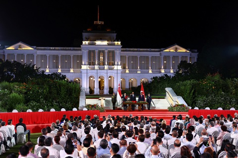 Toàn cảnh lễ tuyên thệ nhậm chức của tân Thủ tướng Singapore Hoàng Tuần Tài - Ảnh: REUTERS Toàn cảnh lễ tuyên thệ nhậm chức của tân Thủ tướng Singapore Hoàng Tuần Tài - Ảnh: REUTERS