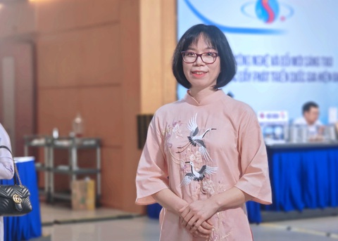 TS Nguyễn Thị Kim Thanh đạt Giải thưởng Tạ Quang Bửu năm 2024 với công trình nghiên cứu ngành vật lý - Ảnh: D.LIỄU TS Nguyễn Thị Kim Thanh đạt Giải thưởng Tạ Quang Bửu năm 2024 với công trình nghiên cứu ngành vật lý - Ảnh: D.LIỄU