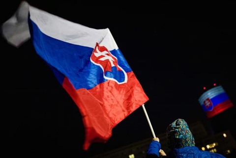 Vì sao Thủ tướng Slovakia bị ám sát?- Ảnh 2. Mâu thuẫn về lập trường chính trị là một trong những vấn đề nhức nhối tại Slovakia - Ảnh: AFP