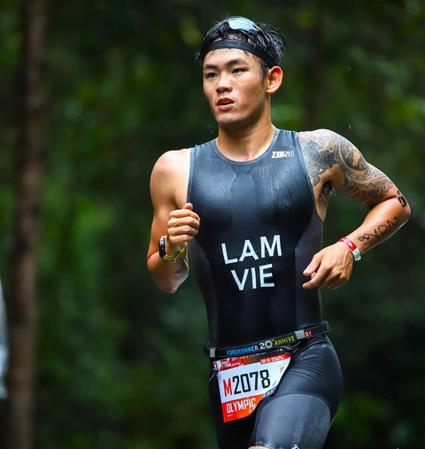 'Người sắt' Lâm Quang Nhật: Cảm hứng của 3 môn phối hợp Việt Nam- Ảnh 2. Lâm Quang Nhật đã cải thiện tốt điểm yếu là phần thi chạy bộ - Ảnh: FBNV