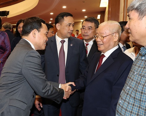 Tổng Bí thư Nguyễn Phú Trọng cùng các đồng chí lãnh đạo Đảng, Nhà nước và đại biểu dự Hội nghị Trung ương lần thứ chín, khóa XIII - Ảnh: TTXVN Tổng bí thư Nguyễn Phú Trọng cùng các lãnh đạo Đảng, Nhà nước và đại biểu dự Hội nghị Trung ương 9, khóa XIII - Ảnh: TTXVN