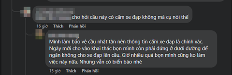 Xe máy húc xe đạp dàn hàng ngang trên cầu Nhật Tân- Ảnh 2. Một bình luận nhận là bảo vệ cầu cho biết trước còn có người túc trực nhắc nhở xe đạp. Nhưng hiện tượng xe đạp lên cầu quá phổ biến, nhắc nhở không xuể, nên cuối cùng chỉ còn biển báo cấm - Ảnh chụp màn hình