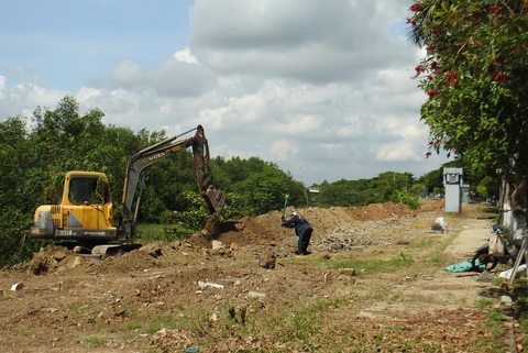 Tích cực cải thiện môi trường kinh doanh ở quận Cẩm Lệ- Ảnh 4. Đầu tư, cải tạo cảnh quan đường Thăng Long, tạo không gian ven sông Cẩm Lệ phát triển kinh tế xã hội quận - Ảnh: V.H