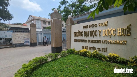 Học phí Trường đại học Y Dược Huế cao nhất 48,9 triệu đồng- Ảnh 1. Trường đại học Y Dược (Đại học Huế) vừa công bố khung học phí đối với sinh viên năm nhất năm học 2024-2025. Theo đó, mức học phí cao nhất là 48,9 triệu đồng/năm học - Ảnh: NHẬT LINH