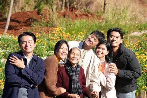 Lật mặt 7: Một điều ước giữ ngôi vương phòng vé Việt - Ảnh: ĐPCC Lật mặt 7: Một điều ước giữ ngôi vương phòng vé Việt - Ảnh: ĐPCC