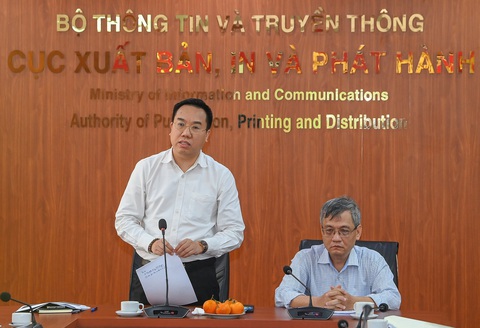 Cục trưởng Cục Xuất bản, In và Phát hành Nguyễn Nguyên chia sẻ thông tin tại hội nghị - Ảnh: Việt Linh Cục trưởng Cục Xuất bản, In và Phát hành Nguyễn Nguyên chia sẻ thông tin tại hội nghị - Ảnh: Việt Linh