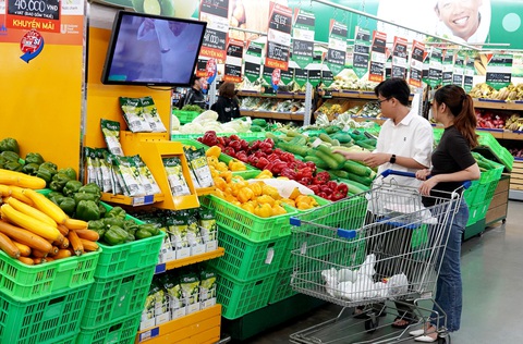 Nhiều doanh nghiệp, nhà bán lẻ cho biết đang phải xoay xở để giữ giá hàng hóa, dù giá đầu vào tăng cao - Ảnh: T.T.D. Nhiều doanh nghiệp, nhà bán lẻ cho biết đang phải xoay xở để giữ giá hàng hóa, dù giá đầu vào tăng cao - Ảnh: T.T.D.