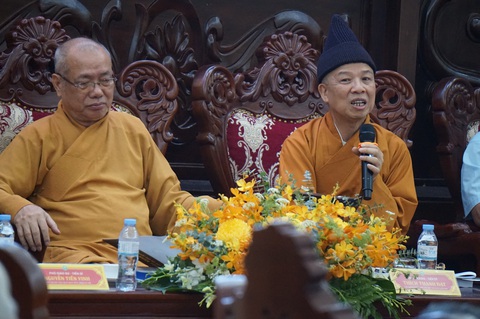 Hòa thượng Thích Thanh Quyết (phải) phát biểu dẫn dắt hội thảo - Ảnh: T.ĐIỂU Hòa thượng Thích Thanh Quyết (phải) phát biểu dẫn dắt hội thảo - Ảnh: T.ĐIỂU
