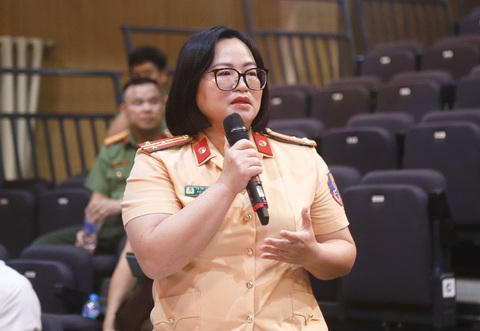 Cục Cảnh sát giao thông: Giữ nguyên phương án cấm tuyệt đối nồng độ cồn với tài xế- Ảnh 1. Đại diện Cục Cảnh sát giao thông thông tin tại họp báo - Ảnh: DANH TRỌNG