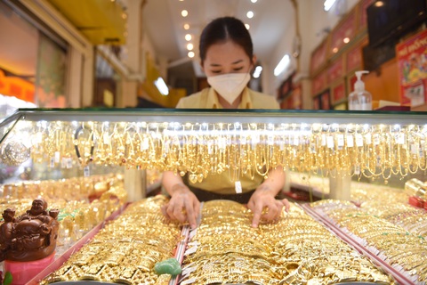 Ngân hàng Nhà nước công bố quyết định thanh tra hoạt động kinh doanh vàng- Ảnh 1. Ngân hàng Nhà nước công bố quyết định thanh tra hoạt động kinh doanh vàng trong 45 ngày - Ảnh: NGỌC PHƯỢNG