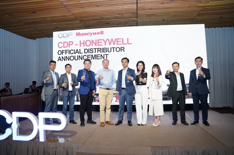 Châu Duy Phát trở thành nhà phân phối chính thức của Honeywell- Ảnh 2. Đại diện của CDP và Honeywell chúc mừng cho sự hợp tác