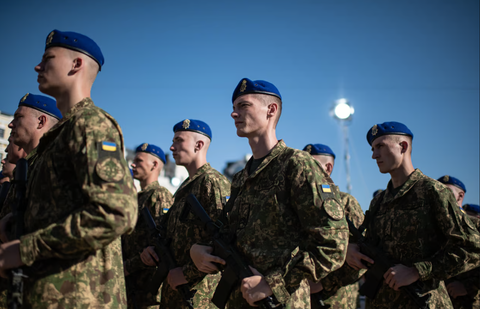 Binh sĩ Ukraine - Ảnh: GETTY IMAGES