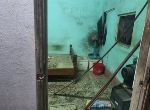Nhà cửa người dân gần Công ty Thiên Phúc bị hư hỏng sau vụ nổ bình khí - Ảnh: T.T Nhà cửa người dân gần Công ty Thiên Phúc bị hư hỏng sau vụ nổ bình khí - Ảnh: T.T