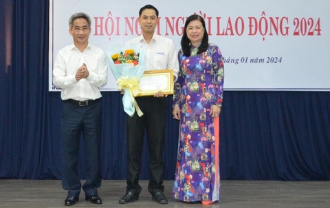Tổng giám đốc Vinatrans xin nghỉ việc vì môi trường làm việc ‘quá bất ổn’- Ảnh 1. Bà Lê Hoàng Như Uyên tại một sự kiện đầu năm 2024 - Ảnh: VIN