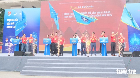 20.000 bác sĩ trẻ góp sức khám chữa bệnh miễn phí cho người dân- Ảnh 2. Ra quân Hành trình Thầy thuốc trẻ làm theo lời Bác, tình nguyện vì sức khỏe cộng đồng năm 2024 - Ảnh: HÀ THANH