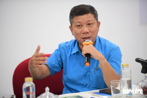 Khơi thông cơ chế, tăng nguồn cung nhà ở xã hội cho thuê- Ảnh 6. Ông Trần Đoàn Trung - phó chủ tịch thường trực Liên đoàn Lao động TP.HCM - chia sẻ tại tọa đàm - Ảnh: QUANG ĐỊNH