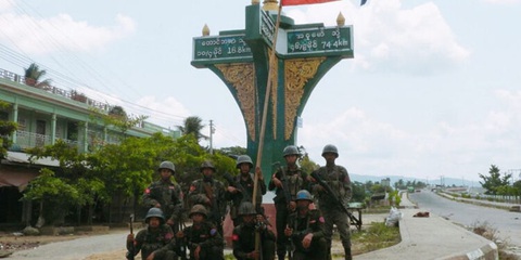 Nhóm nổi dậy Myanmar tuyên bố kiểm soát 'tất cả căn cứ của quân đội ở Buthidaung'- Ảnh 1. Ảnh này được trang tin The Irrawaddy đăng ngày 18-5 với dòng chú thích: