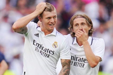 Tin tức thể thao sáng 18-5: Hai ngày sau nhận cúp vô địch, Juventus sa thải HLV Allegri- Ảnh 2. Bộ đôi Kroos và Modric (phải) có thể cùng ở lại Real Madrid - Ảnh: REUTERS