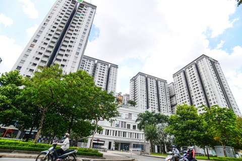 Nợ sổ hồng chung cư: phải có cách cấp cho dân- Ảnh 1. Cư dân chung cư Lexington chưa được cấp sổ hồng do vướng nghĩa vụ tài chính bổ sung - Ảnh: Q.ĐỊNH