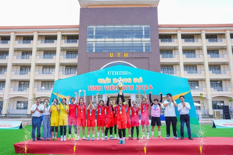 Chung kết Giải bóng đá sinh viên Giao thông vận tải TP.HCM- Ảnh 2.