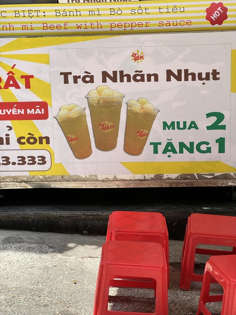 Ảnh vui 19-5: Chị em quyết 'không thua' trên đường đua yoga- Ảnh 3. Mắc cỡ quá 2 ơi!!!