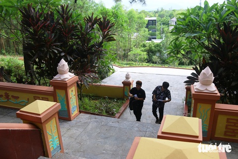 Khu tưởng niệm thân mẫu Bác Hồ giữa rừng thông rì rào xứ Huế- Ảnh 3. Khu tưởng niệm xây dựng theo hình thức như một công viên cây xanh, hướng mặt về phía tây