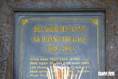 Khu tưởng niệm thân mẫu Bác Hồ giữa rừng thông rì rào xứ Huế- Ảnh 7. Bia tưởng niệm công ơn của bà Hoàng Thị Loan - người phụ nữ tảo tần cả một đời đã vì chồng, vì con