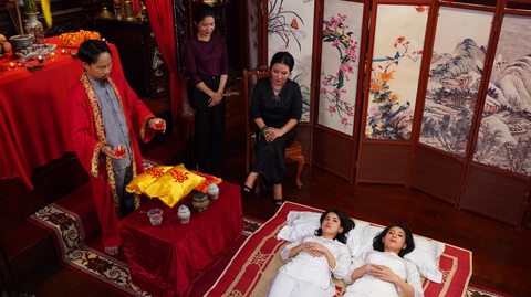 Tú Vi đấu đá với gia đình chồng trong 'Dâu hào môn'- Ảnh 4. “Chị đẹp” Tú Vi phải chịu khổ trong Dâu hào môn