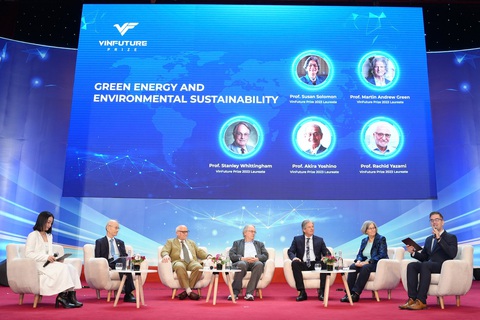 Các Chủ nhân Giải thưởng VinFuture 2023 giao lưu với sinh viên Trường Đại học VinUni tại sự kiện ngày 21/12/2023. Ảnh: Đ.H Các Chủ nhân Giải thưởng VinFuture 2023 giao lưu với sinh viên Trường Đại học VinUni tại sự kiện ngày 21/12/2023. Ảnh: Đ.H