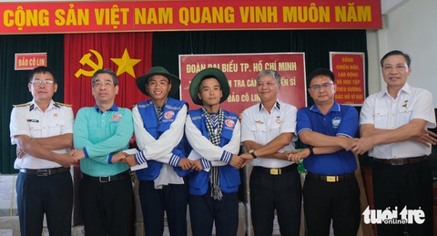 Đặt chân đến Trường Sa trong những ngày đặc biệt của đất nước- Ảnh 3. Nối liền tình yêu từ đất liền đến với Trường Sa - Ảnh: HÀ THANH