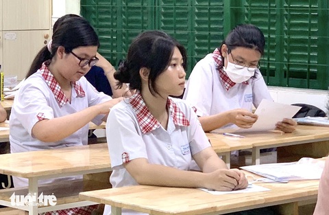 Thành lập hàng chục đoàn thanh tra, kiểm tra kỳ thi tốt nghiệp THPT- Ảnh 1. Thí sinh tham dự kỳ thi tốt nghiệp THPT năm 2023 tại TP.HCM. Năm nay Bộ Giáo dục và Đào tạo thành lập hàng chục đoàn kiểm tra nhiều khâu của kỳ thi - Ảnh: TRẦN HUỲNH
