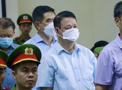 Nhận 'quà Tết' 5 tỉ, cựu bí thư Lào Cai hầu tòa- Ảnh 2. Cựu Bí thư Lào Cai tại toà - Ảnh: ĐỨC AN