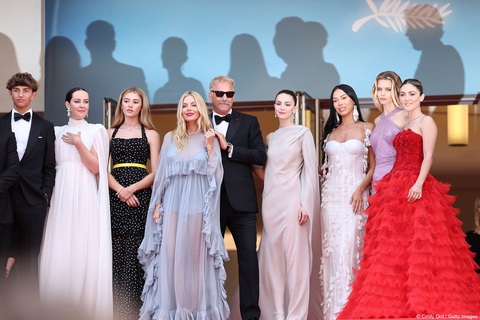 Đoàn phim Horizon: An American Saga trên thảm đỏ Liên hoan phim Cannes - Ảnh: GETTY IMAGES Đoàn phim Horizon: An American Saga trên thảm đỏ Liên hoan phim Cannes - Ảnh: GETTY IMAGES