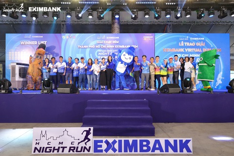 Ho Chi Minh City Night Run Eximbank thành công rực rỡ- Ảnh 5. Ho Chi Minh City Night Run Eximbank thành công rực rỡ - Ảnh 5.