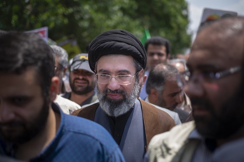 Tổng thống tử nạn, chờ xem lãnh đạo tối cao dẫn dắt Iran- Ảnh 4. Ông Mojtaba Khamenei, con trai của Lãnh đạo tối cao Iran Ali Khamenei - Ảnh: AFP