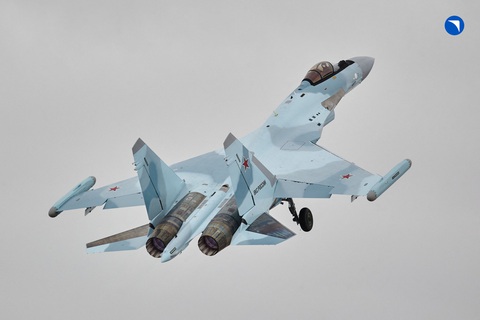 Vì sao hàng không Iran từng an toàn hàng đầu thế giới nay ra nông nỗi này?- Ảnh 1. Tiêm kích Sukhoi Su-35 của Nga cũng là một trong số rất nhiều phương tiện quân sự mà Matxcơva chuyển cho Iran - Ảnh: THE NATIONAL