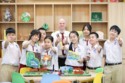 Trải nghiệm và trưởng thành cùng Summer Camp 2024- Ảnh 1. Summer Camp 2024 - trại hè tăng cường tiếng Anh hiệu quả giúp học sinh tự tin giao tiếp.