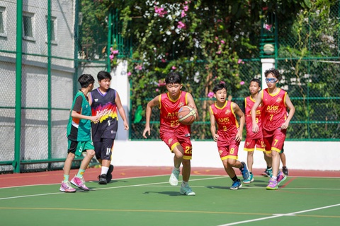 Trải nghiệm và trưởng thành cùng Summer Camp 2024- Ảnh 4. Phát triển thể chất vượt trội qua các môn thể thao hấp dẫn.