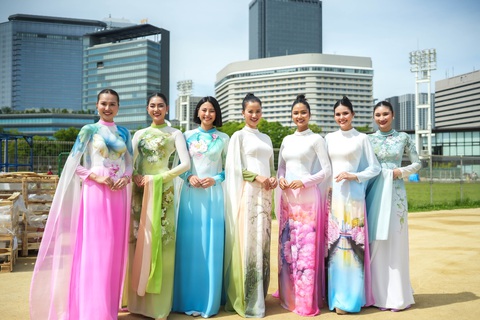 H'Hen Niê, Hương Ly, Thu Uyên diện áo dài Việt tung bay ở xứ sở hoa anh đào- Ảnh 4. Bộ sưu tập