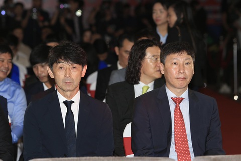 Chuyên gia: Tuyển Việt Nam vào 'bảng tử thần', thách thức cho HLV Kim Sang Sik- Ảnh 1. HLV Kim Sang Sik và thử thách nặng ký ở ASEAN Cup 2024 - Ảnh: HOÀNG TÙNG