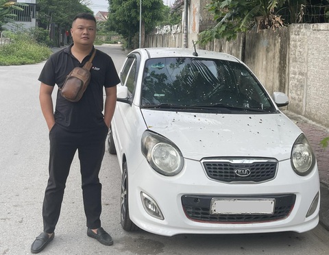 ‘VinFast VF 3 sẽ tác động đến thị trường xe đã qua sử dụng ở các tỉnh'- Ảnh 1. Anh Đậu Đình Đức - một người có nhiều năm kinh nghiệm trong lĩnh vực kinh doanh xe cũ ở Nghệ An - cho rằng VinFast VF 3 sẽ ghi điểm với những gia đình có nhu cầu mua xe thứ hai. Hiện tượng này không chỉ xuất hiện ở Nghệ An, mà còn ở các tỉnh khác - Ảnh: NVCC