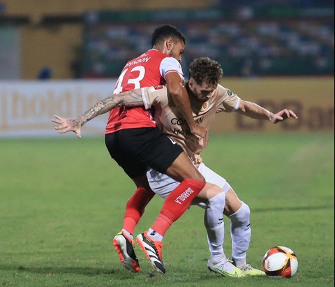 Vòng 20 V-League 2023-2024: Căng thẳng né play-off- Ảnh 1. CLB TP.HCM (trái) liệu có giành điểm trước CAHN? - Ảnh: VPF