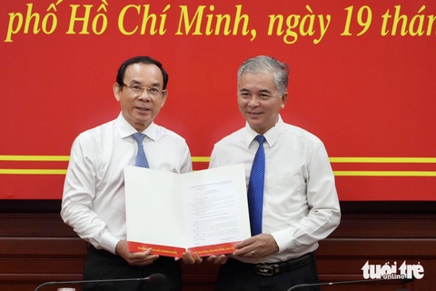 TP.HCM bổ sung 2 nhân sự vào Ban Chỉ đạo phòng, chống tham nhũng, tiêu cực- Ảnh 1. Ông Ngô Minh Châu (bên phải), phó chủ tịch UBND TP.HCM, sẽ giữ nhiệm vụ phó trưởng ban thường trực Ban Chỉ đạo phòng, chống tham nhũng, tiêu cực TP.HCM - Ảnh: HỮU HẠNH