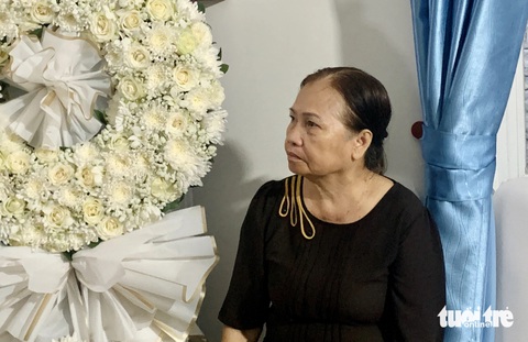 Bà Ngọc Ánh (mẹ của cố người mẫu Đức Tiến) buồn bã kể những kỷ niệm về con trai - Ảnh: HOÀI PHƯƠNG Bà Ngọc Ánh (mẹ của Đức Tiến) buồn bã kể những kỷ niệm về con trai - Ảnh: HOÀI PHƯƠNG