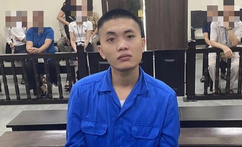 Đấm, đá người đàn ông tâm thần, nam thanh niên lãnh 10 năm tù tội giết người- Ảnh 1. Bị cáo Trung tại tòa - Ảnh: KIM TUYẾN