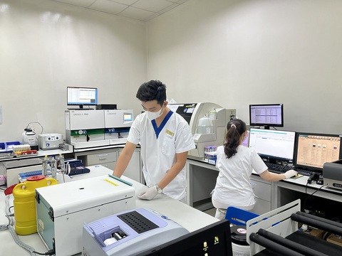 Mang lại chất lượng điều trị theo tiêu chuẩn quốc tế để người Việt không ra nước ngoài chữa bệnh- Ảnh 1. Khoa xét nghiệm của Bệnh viện Đa khoa quốc tế Vinmec Central Park- Ảnh: THÙY DƯƠNG
