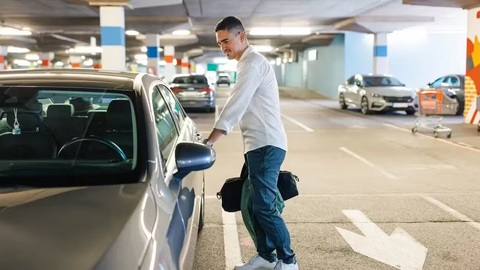 Dịch vụ 'quay số may mắn' nộp phạt thay người đỗ xe sai quy định- Ảnh 2. Nhà sáng lập Parking Made Easy rất tự tin dịch vụ mới sẽ mang lại niềm vui cho các chủ xe - Ảnh minh họa: Drive